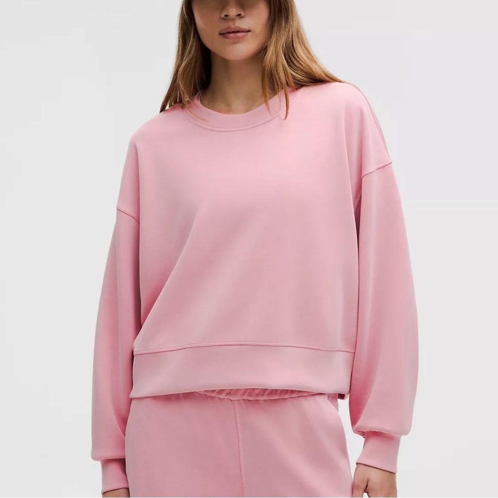 Lululemon Softstreme Perfectly Oversized Cropped Crew
Used - good condition